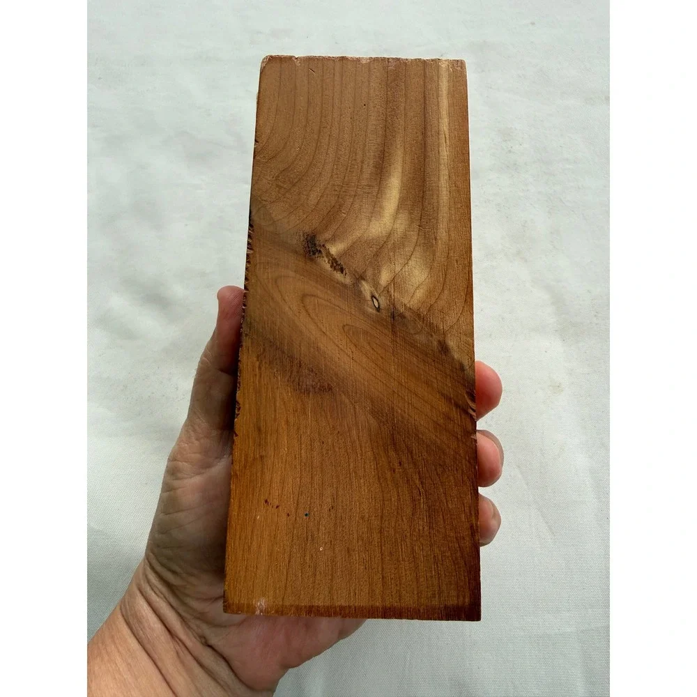 Smiths Arkansas Sharpening Stone in Natural‎ Cedar Wood Storage Box Case